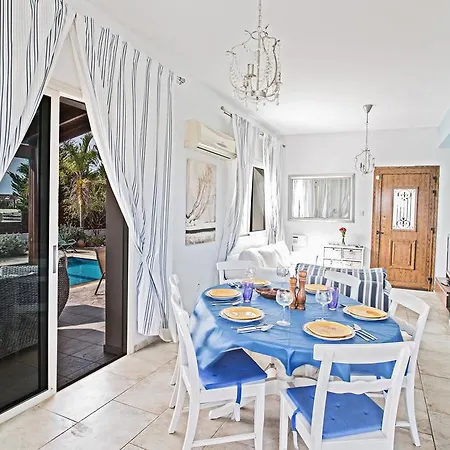 Sunny Coast Villa