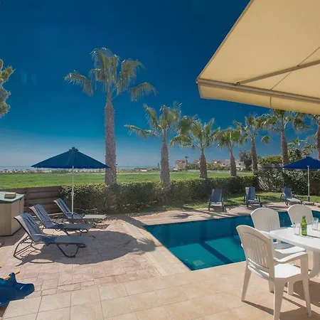 Sunny Coast Villa *